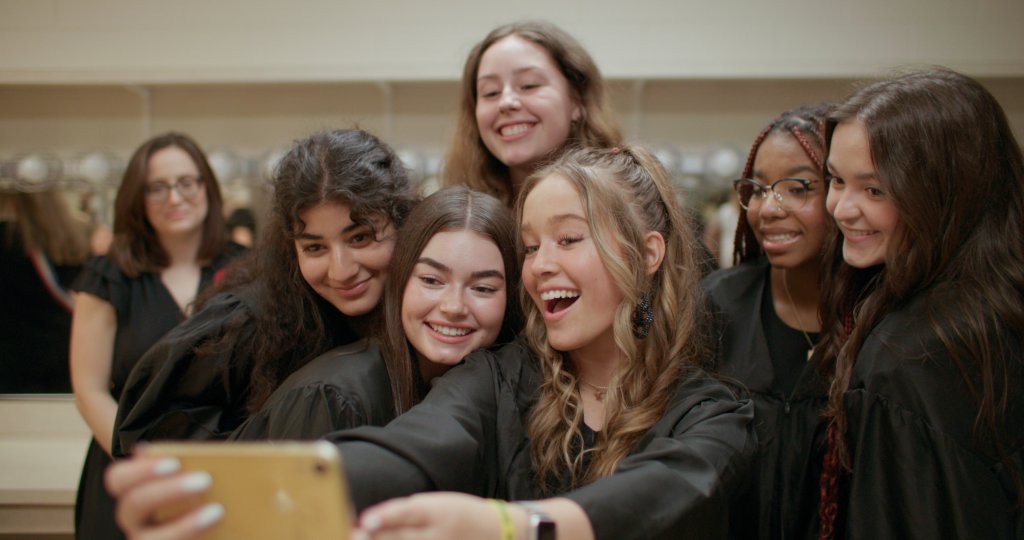 O que acontece quando garotas constroem um governo do zero