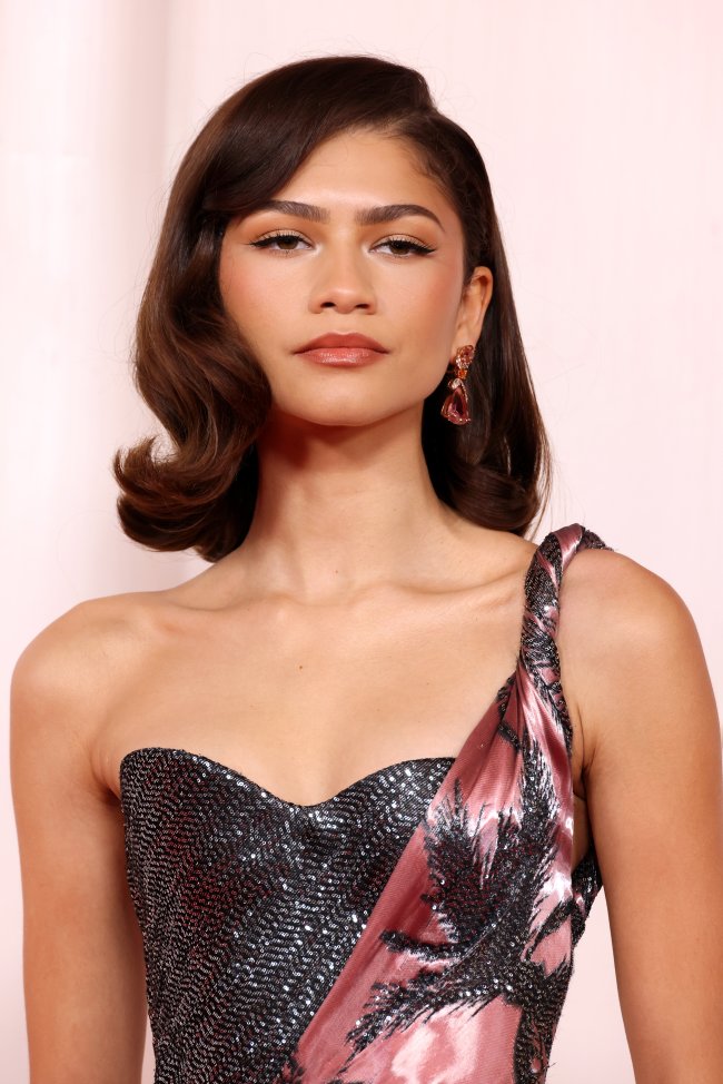 zendaya no tapete vermelho do Oscar 2024