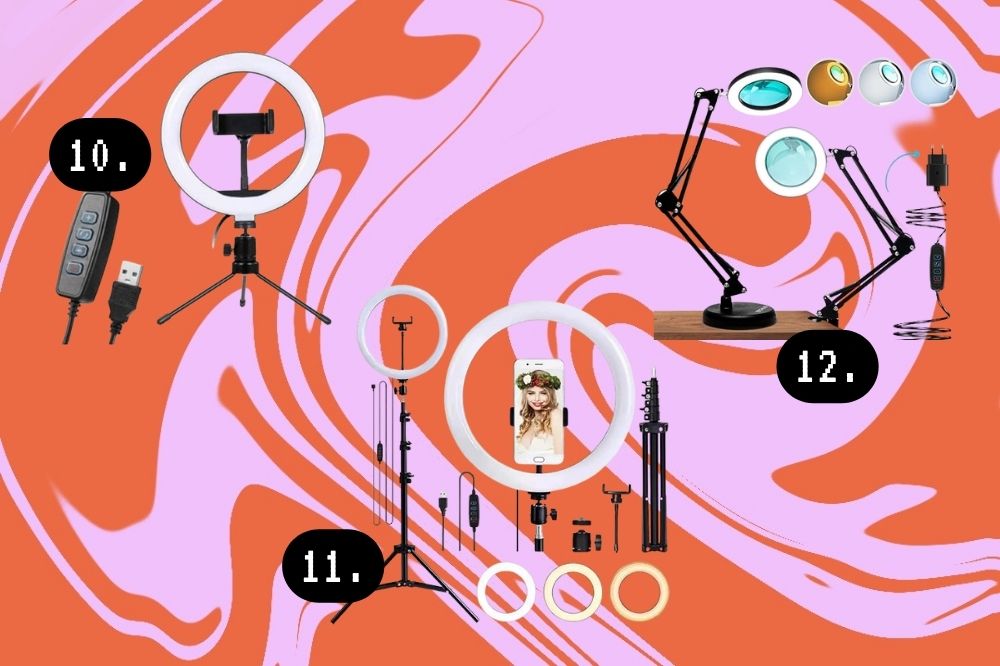 12 acessórios e equipamentos que vão deixar seus vídeos mais profissionais Em fundo roxo e laranja, há kits de ring light.