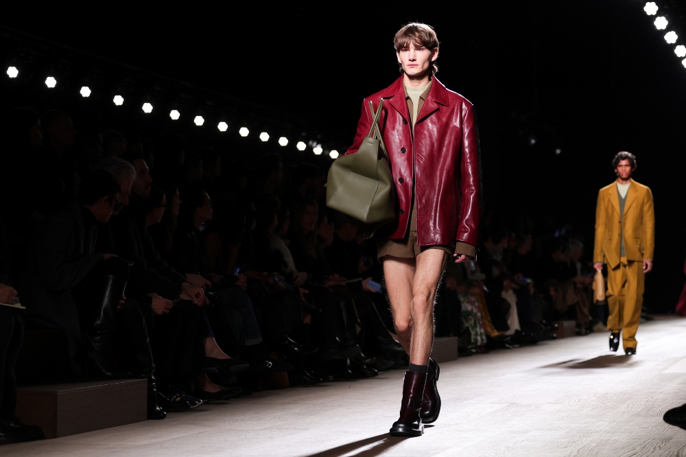 Desfile de outono-inverno 2024-2025 da Ferragamo na semana de moda de Milão