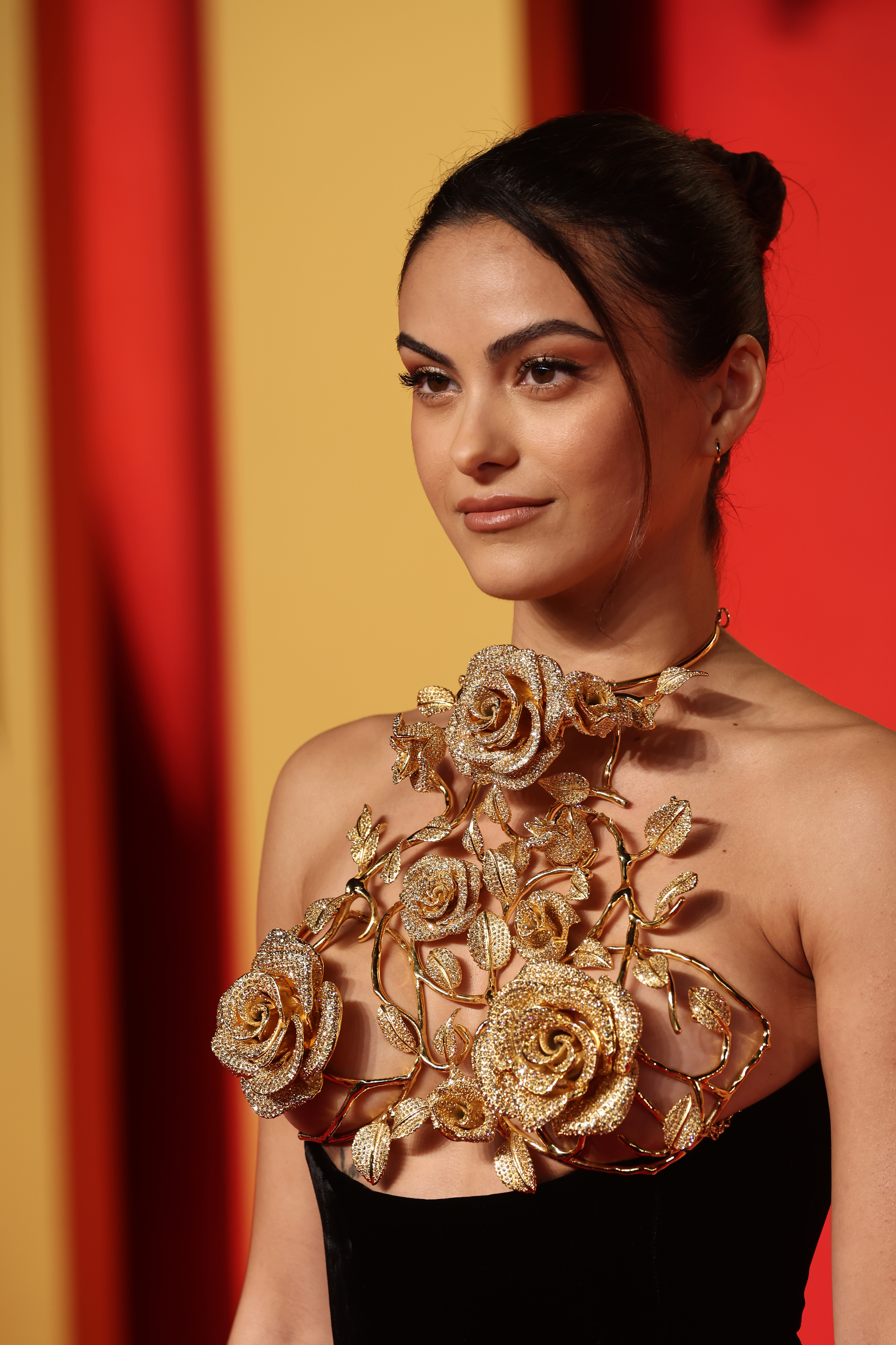 2024 Vanity Fair Oscar Party Hosted By Radhika Jones – Arrivals Camila Mendes na after party da Vanity Fair do Oscar 2024