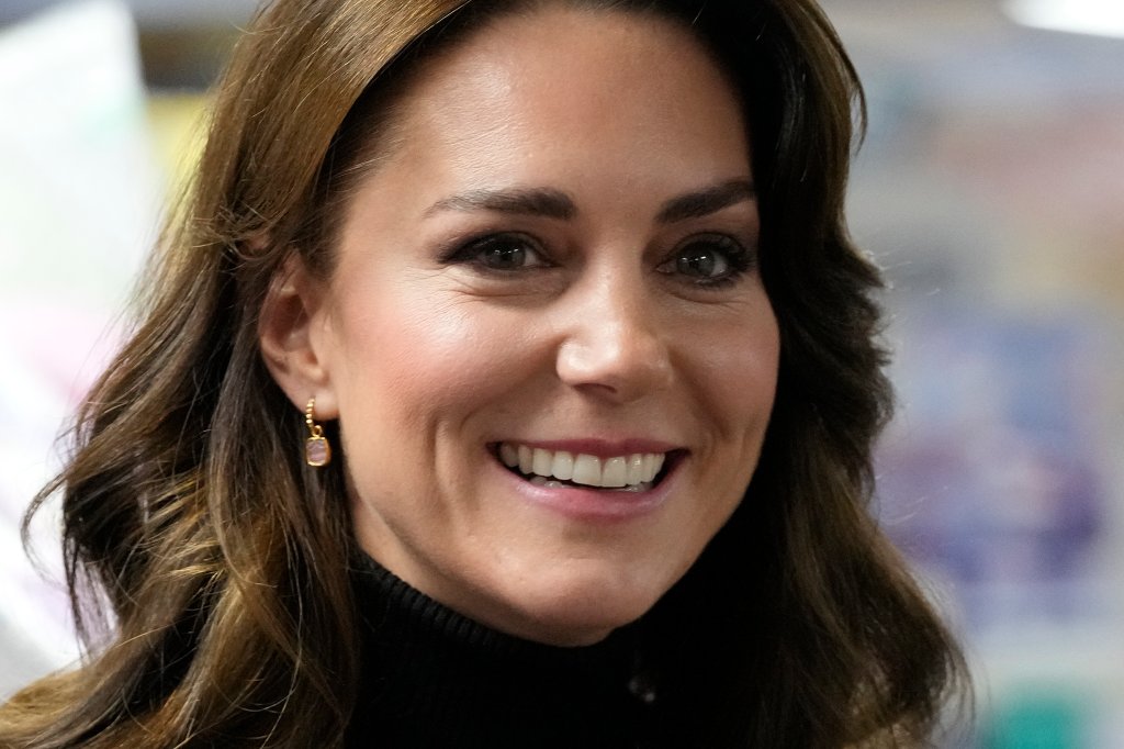 Palácio publica nota de Kate Middleton após edição em foto de Dia das Mães