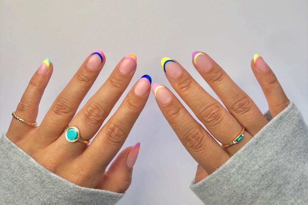 10 ideias de unhas francesinhas diferentes para sair do óbvio