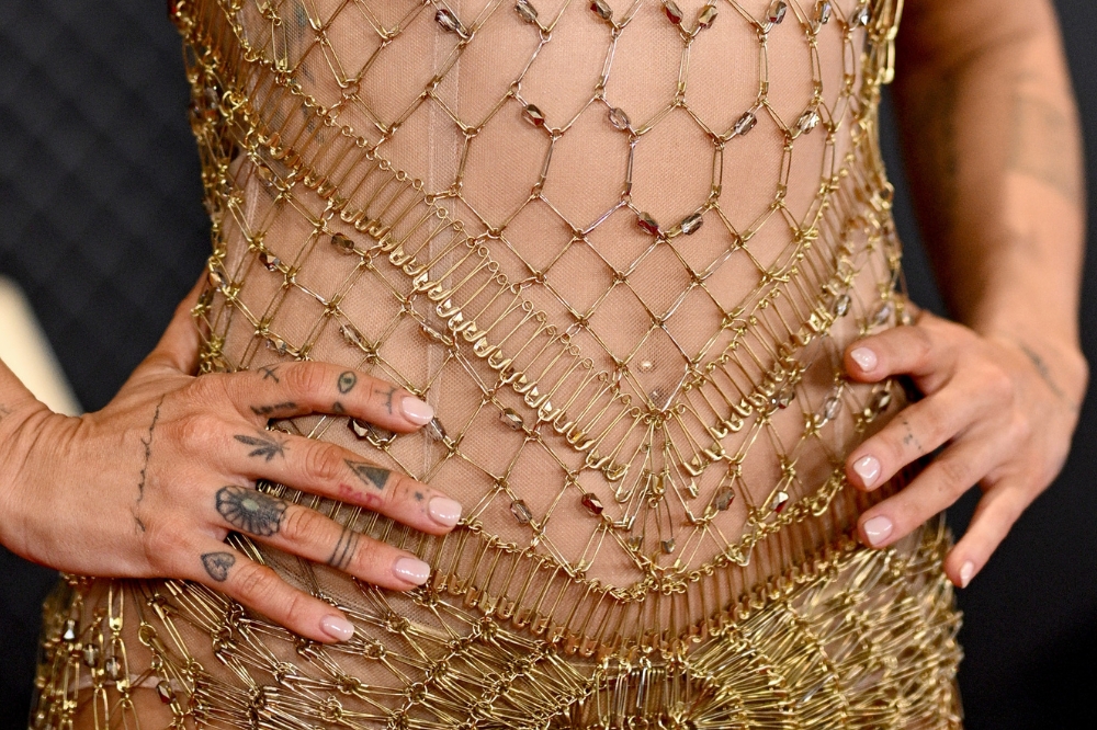 Unhas da Miley Cyrus no Grammy 2024