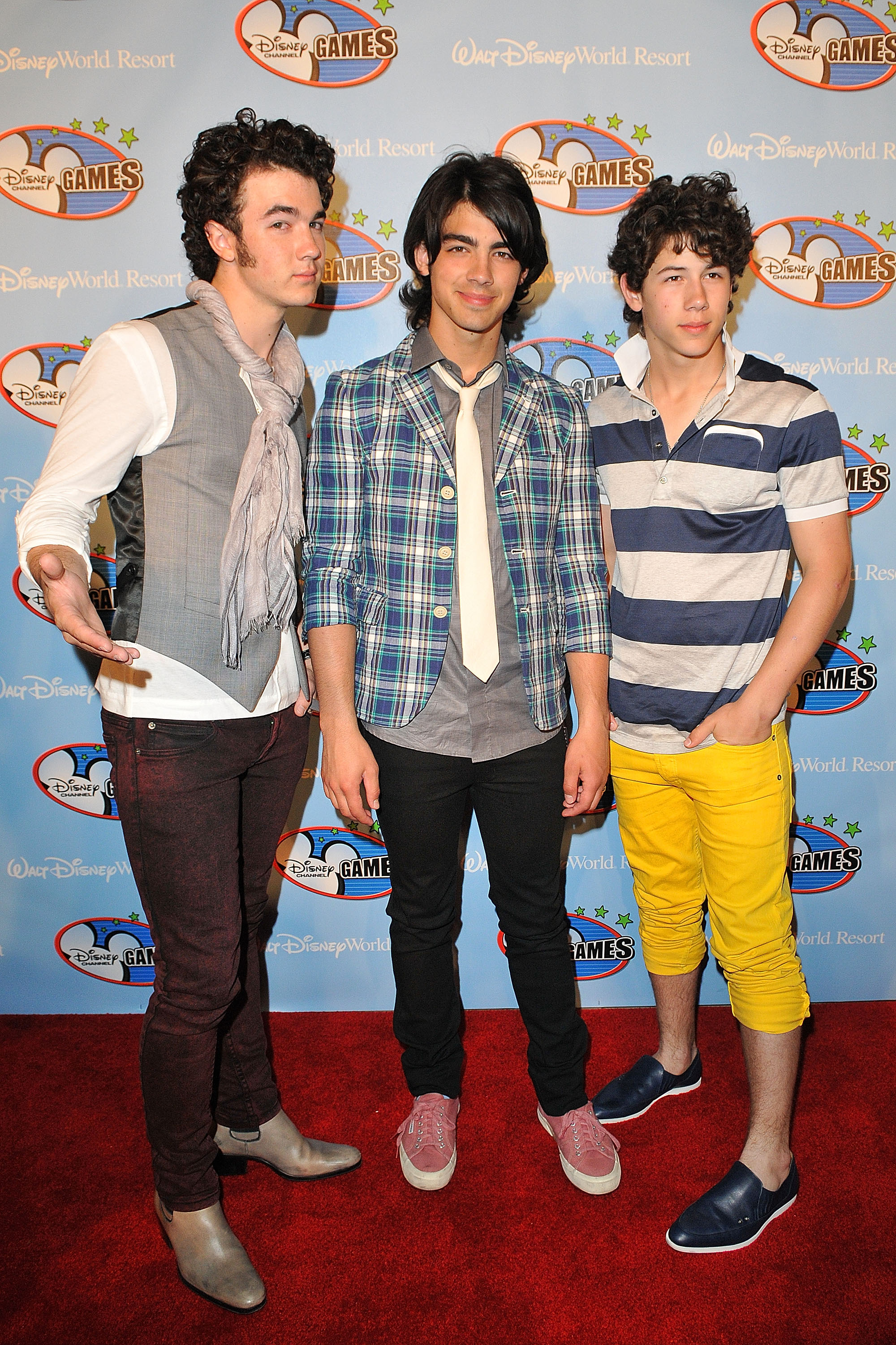 Disney Channel Games 2008 – Red Carpet Arrivals Jonas Brothers no tapete vermelho do Disney Channel Games em 2008