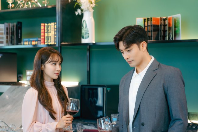 Ator Sung Hoon em cena do k-drama A Vingança do Casamento Perfeito.