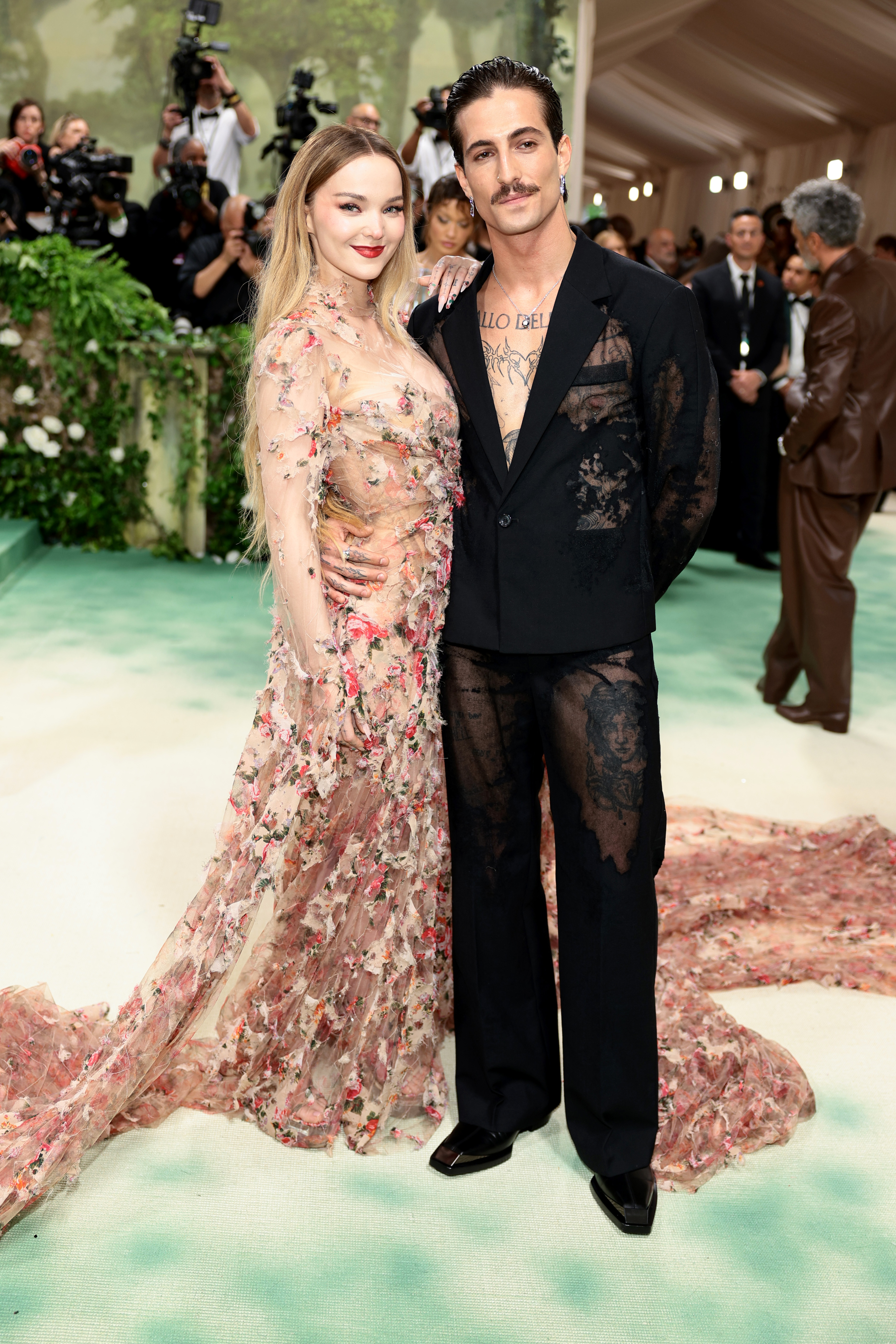 The 2024 Met Gala Celebrating “Sleeping Beauties: Reawakening Fashion” – Arrivals NEW YORK, NEW YORK - MAY 06: (L-R) Dove Cameron and Damiano David attend The 2024 Met Gala Celebrating