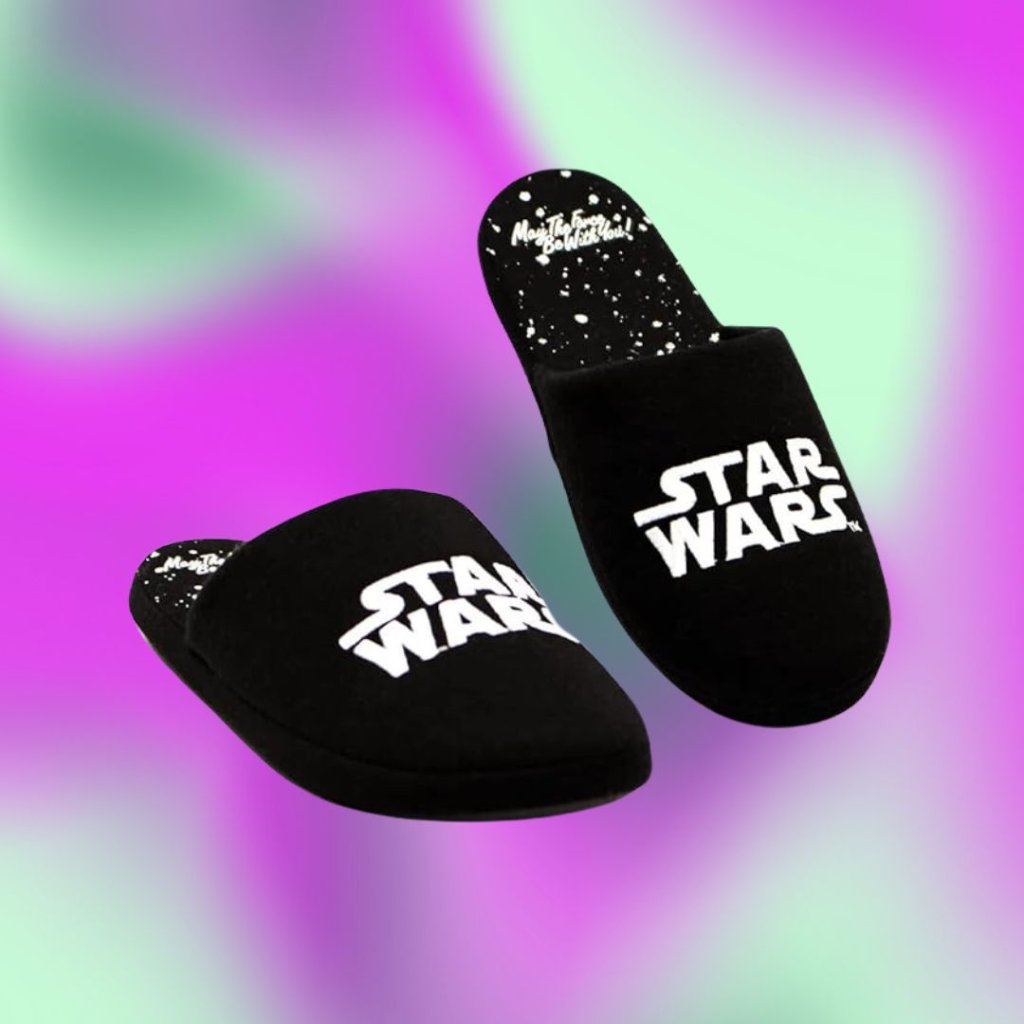 Chinelo/pantufa de Star Wars preto com detalhes em branco em fundo degrade em roxo e verde