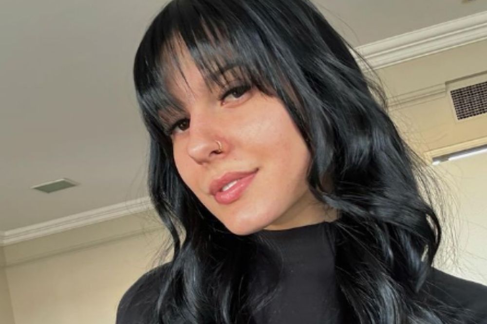 Ana Castela corta franja e compara novo cabelo com Chitãozinho e Xororó