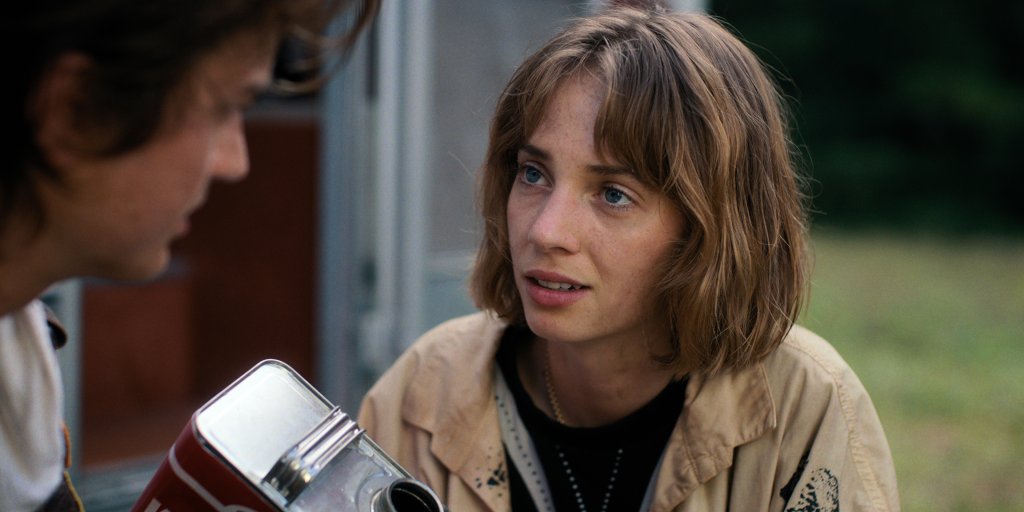 Maya Hawke revela curiosidade sobre episódios finais de Stranger Things