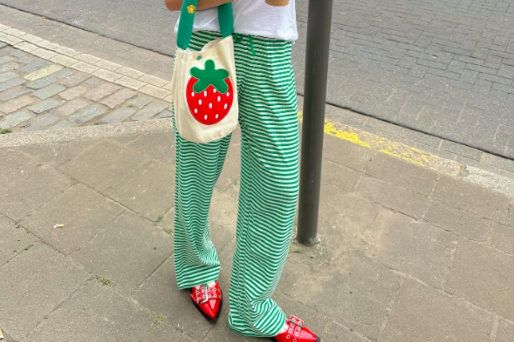 Calça de pijama é a tendência confortável das ruas no momento