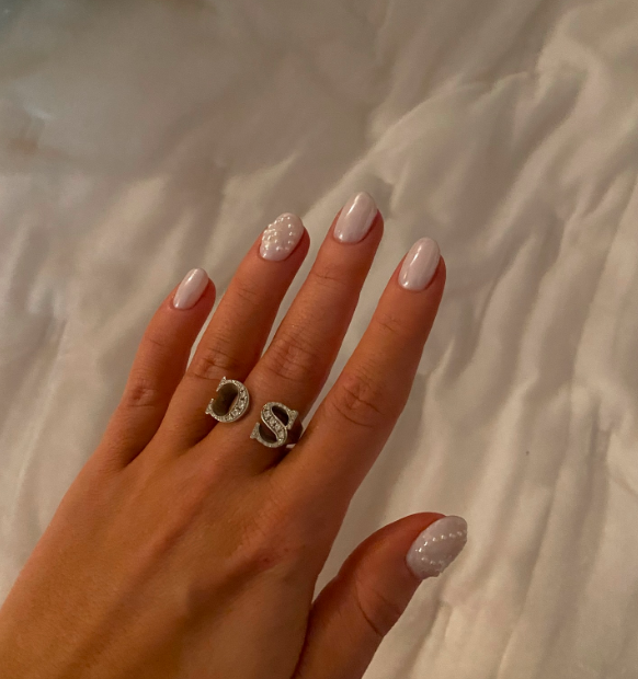 Unhas de coração da Sabrina Carpenter