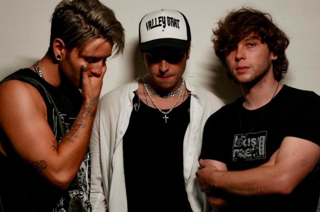 Emblem3 aprende palavras em português e relembra época do The X Factor