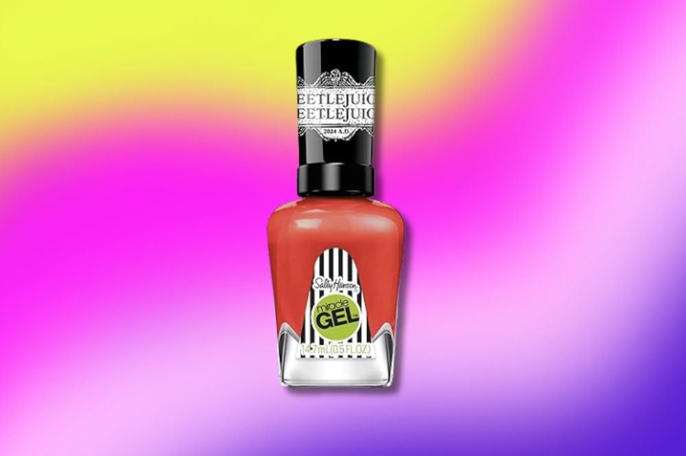 Esmalte Beetlejuice X Sally Hanson usado pela Jenna Ortega