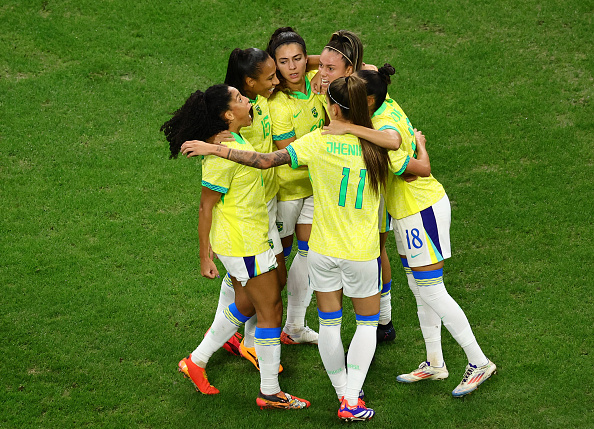 Seleção brasileira de futebol feminino conquista prata nas Olímpiadas