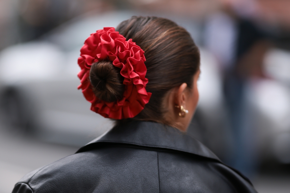 Penteados fofos com acessórios bombaram na semana de moda de Copenhagen