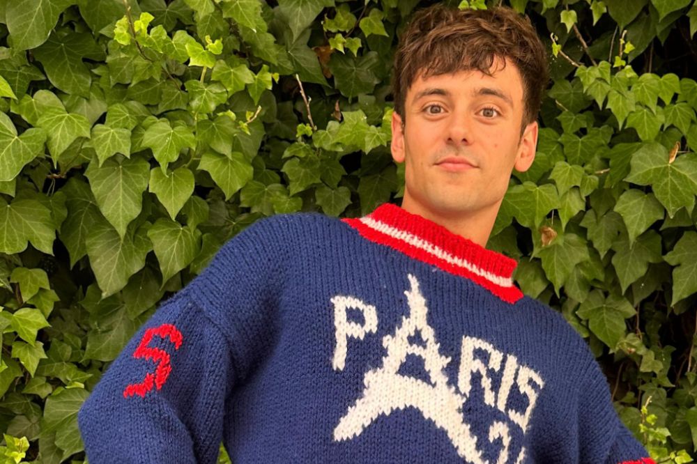 Tom Daley compartilha o tutorial do casaco de tricô que fez nas Olimpíadas